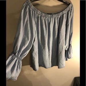 Very cute light blue top